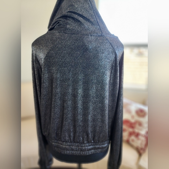 Beyonce Ivy Park Black Metallic Silver Crop Hoodie size M - Picture 4 of 7